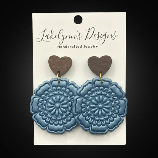 Lakelynns Designs blue floral heart earrings with wooden tops. Bohemian style, handcrafted jewelry.