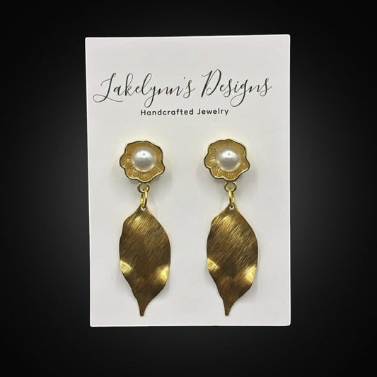 Lakelynns Designs gold leaf pearl drop earrings with floral stud. Textured gold leaf dangles elegantly.