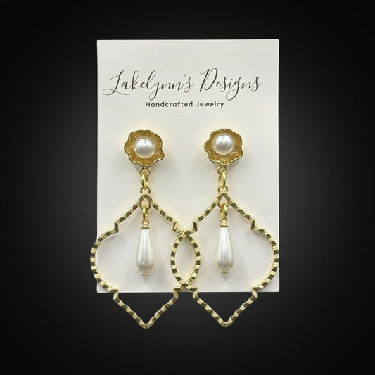 Lakelynns Designs ornate gold-tone drop earrings with faux pearls. Geometric frame with teardrop pearls.
